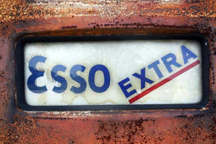 vintage-old-esso-extra-gas-station-3-5-19-mark-lemmon